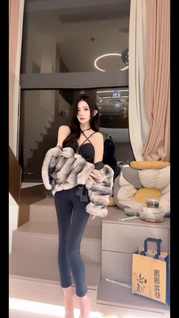 快手雪儿baby护士装舞蹈走红,角色扮演的魅力何在?