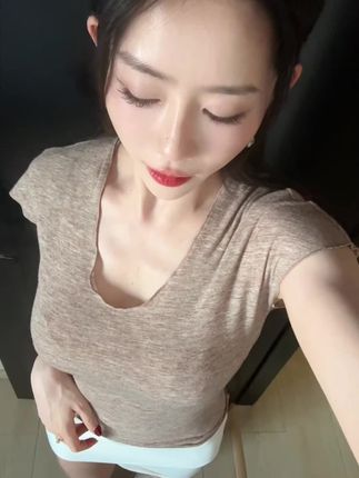 抖音主播琳lin直播整活，从普通PK到精彩舞蹈