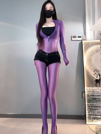 斗鱼何菱舞蹈群什么内容，了解她的舞蹈群中的互动与表演内容