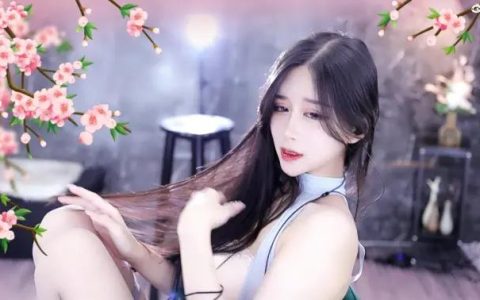 小恩雅舌头舞蹈她的舞蹈如何突破传统界限，探索小恩雅的舌头舞蹈，了解她如何创新舞蹈艺术