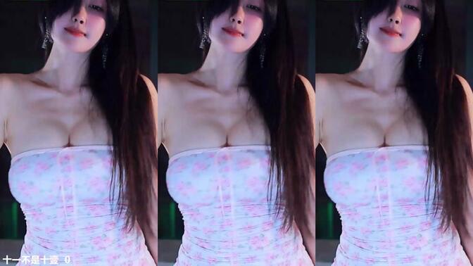 斗鱼主播何成琳个人资料简介图片，查看她的最新个人资料照片