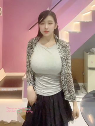 冰泉女神直播被封了吗，分析她直播停播的原因与影响