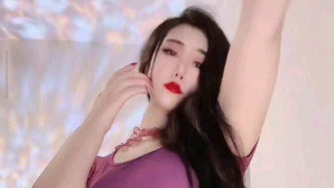 快手安妮朵朵早期舞蹈视频大全,重温她的经典舞台表演