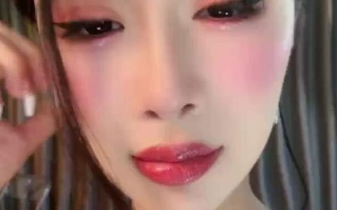 cc小恩雅跳舞的视频通过视频欣赏她的每个精彩瞬间，观看小恩雅跳舞视频，捕捉她舞蹈中的每一个动人时刻