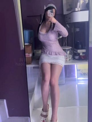 冰泉女神微博，关注她的最新动态与私密生活