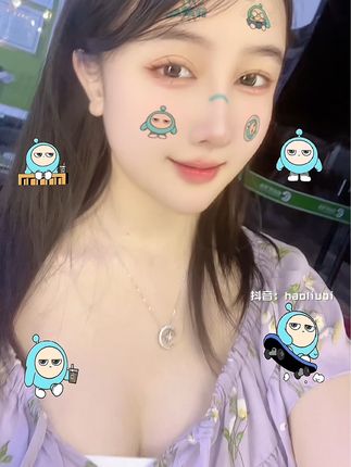 冰泉女神地下车库，探秘她的私人空间与活动