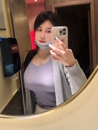 冰泉女神的微博,追踪她在微博上的最新动态和互动