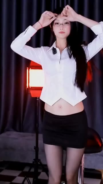 斗鱼糯米团子和饼干哪个好,分析糯米团子吖与饼干在直播和舞蹈中的表现