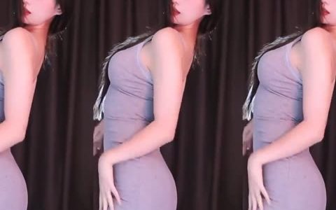 斗鱼张琪格俯卧撑闪现挑战，深入了解张琪格的俯卧撑挑战视频