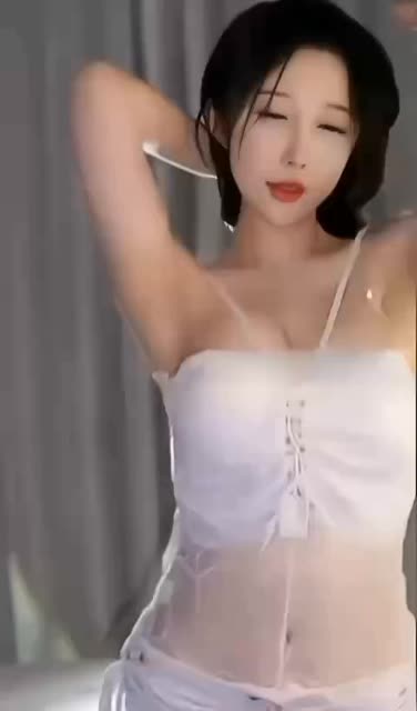 斗鱼张琪格2021年舞蹈表演,欣赏张琪格在2021年的精彩舞蹈演出