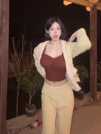 虎牙幻音静静表情包创作虎牙幻音静静表情包的方法,免费下载虎牙幻音静静的表情包