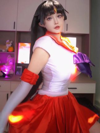 古阿扎COS女蜘蛛侠，灵活变身的舞蹈动作，揭秘蜘蛛侠舞蹈的要点