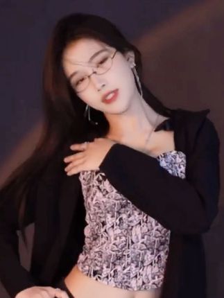 斗鱼萌七2025年舞蹈表演，回顾萌七在2025年最精彩的舞蹈演绎