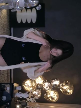 斗鱼萌七啊跳舞，观看萌七最新的舞蹈视频与现场表演