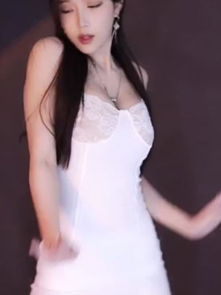 斗鱼萌七舞蹈特辑,欣赏萌七独特的舞蹈特辑,感受她的舞台魅力