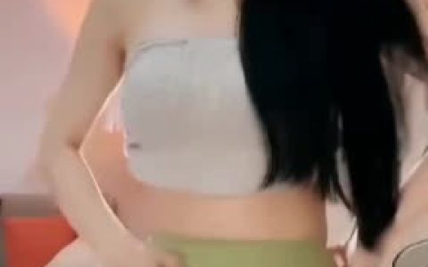 斗鱼乔妹eve公交车，观看乔妹eve在公交车上的舞蹈表演