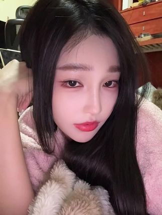 斗鱼小小酥表情包图片可爱，欣赏小小酥可爱的表情包图片并下载