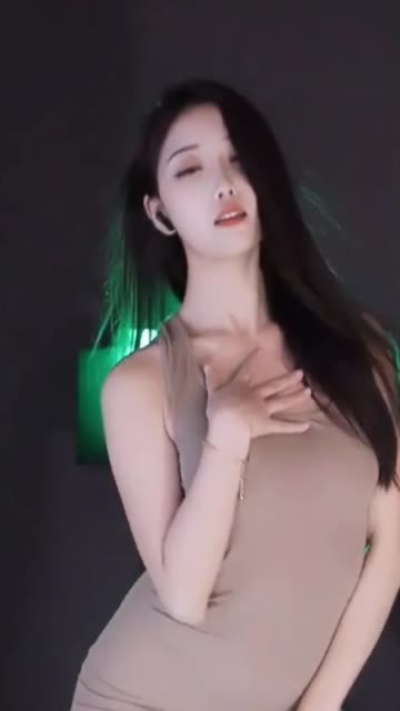 斗鱼糯米团子舞蹈视频完整版，观看糯米团子吖完整版舞蹈视频的精彩表现