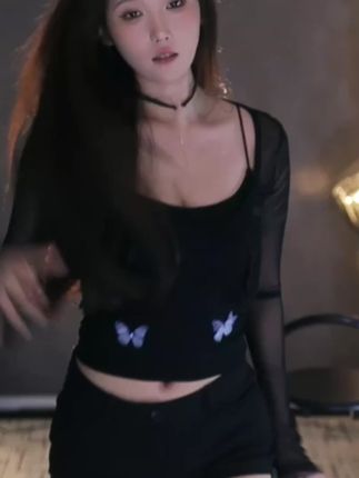 斗鱼萌七私人订制舞蹈,了解如何为自己定制萌七的私人舞蹈视频