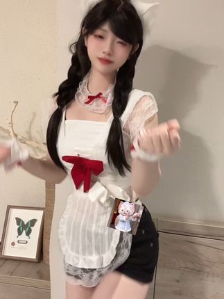 miao喵酱CSGO游戏体验，看她如何在直播中进行精彩的游戏操作