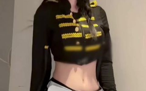 naimi奶咪唇印明信片，如何通过naimi奶咪的唇印明信片进行收藏和展示？