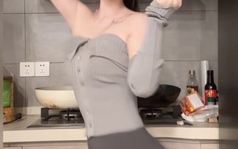 Ayame艾莉同学最新作品解析，她如何创新Cosplay世界？