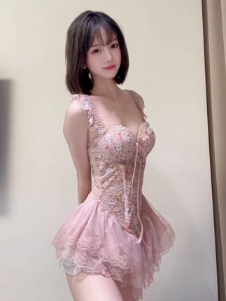 米胡桃cos甘雨造型，米胡桃cos甘雨造型，如何演绎这个受欢迎的角色？