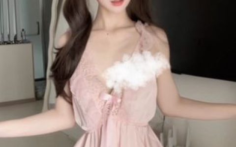 绯红小猫壁纸怎么找，壁纸下载网站推荐